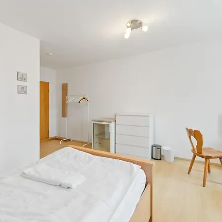 Hostel Haus 6 Nebringen Monteurzimmer Fuer Handwerker Und Teams - Ls Crewcomfort - Weitere Unterkuenfte Vorhanden