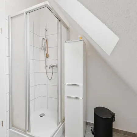 Hostel Haus 6 Nebringen Monteurzimmer Fuer Handwerker Und Teams - Ls Crewcomfort - Weitere Unterkuenfte Vorhanden