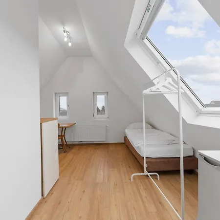 Haus 6 Nebringen Monteurzimmer Fuer Handwerker Und Teams - Ls Crewcomfort - Weitere Unterkuenfte Vorhanden ホステル